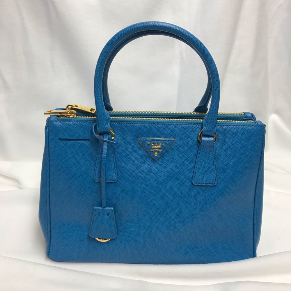 Prada Saffiano Lux Double Zip Bag💕